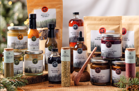 produits alimentaires variés sur une surface en bois