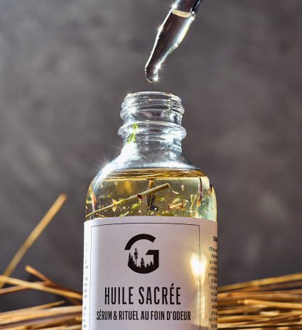 Flacon d’huile sacrée au foin d’odeur avec pipette en verre